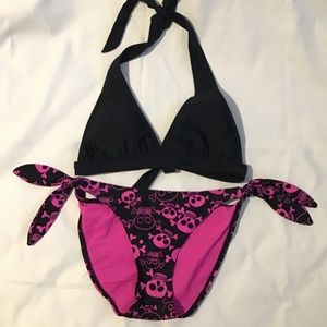 Swimwear bikini black/hot pink skull print